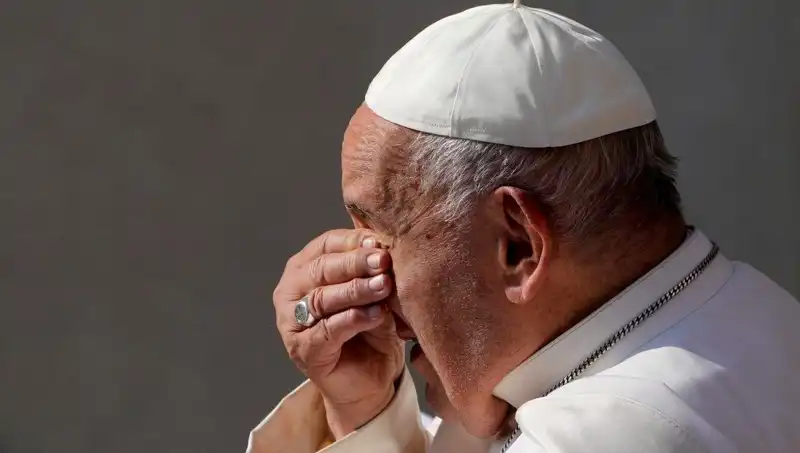 Papa Francis, Hastaneden Hayranlarına Moralin Sesini Gönderdi