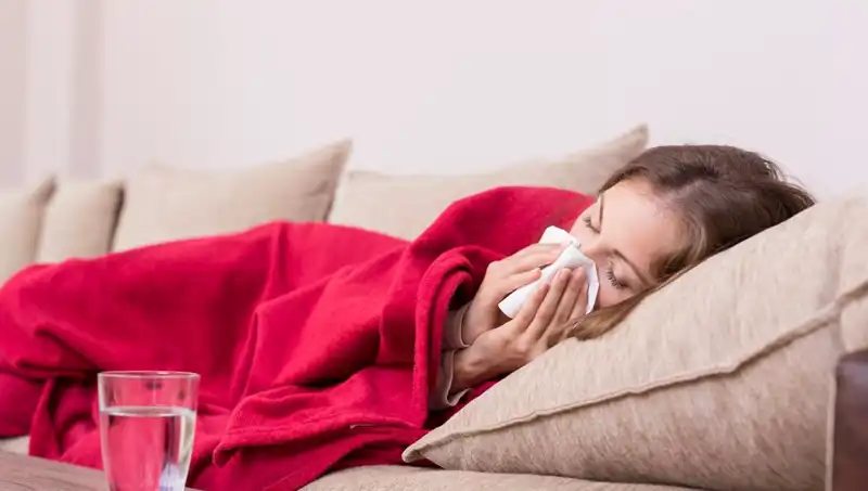 Sık Öksürük ve Burun Akıntısının Altında Yatan 5 Vitamin Eksikliği