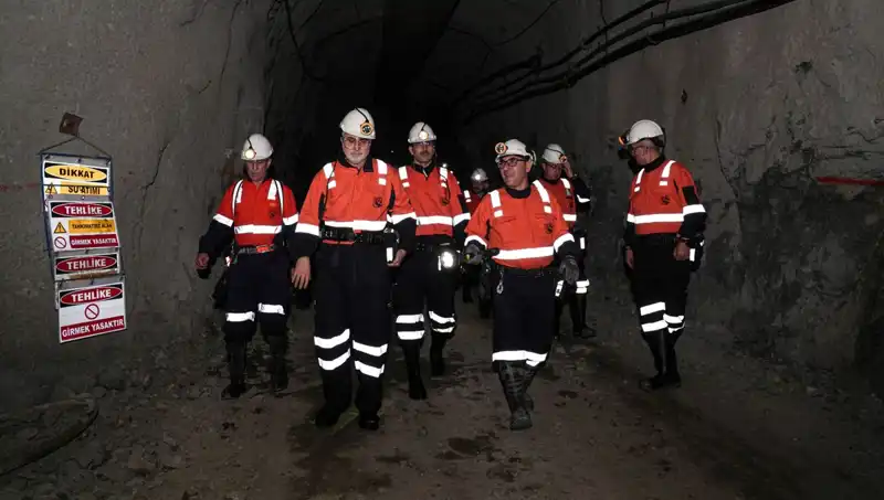 Bakan Işıkhan, Altın Madeni Ziyaretiyle Sektöre Geçmişten Geleceğe Işık Tuttu