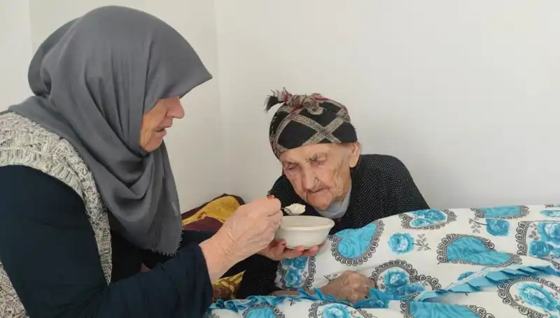102 Yaşındaki Kezik Nine: Hayatının Sırrı Hiç Doktora Gitmemekte ve Doğal Besinlerde