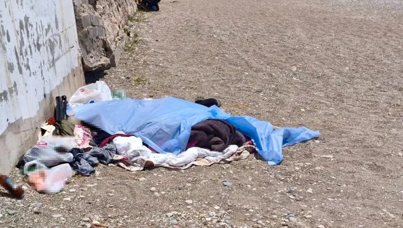 Konyaaltı Sahili'nde Bulunan Ceset, Tüm Şehirde Şok Yarattı