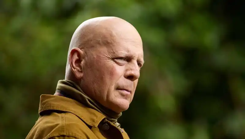 Bruce Willis'in Afazi Hastalığı: Kayıp Kelimelerin Ardındaki Gerçekler