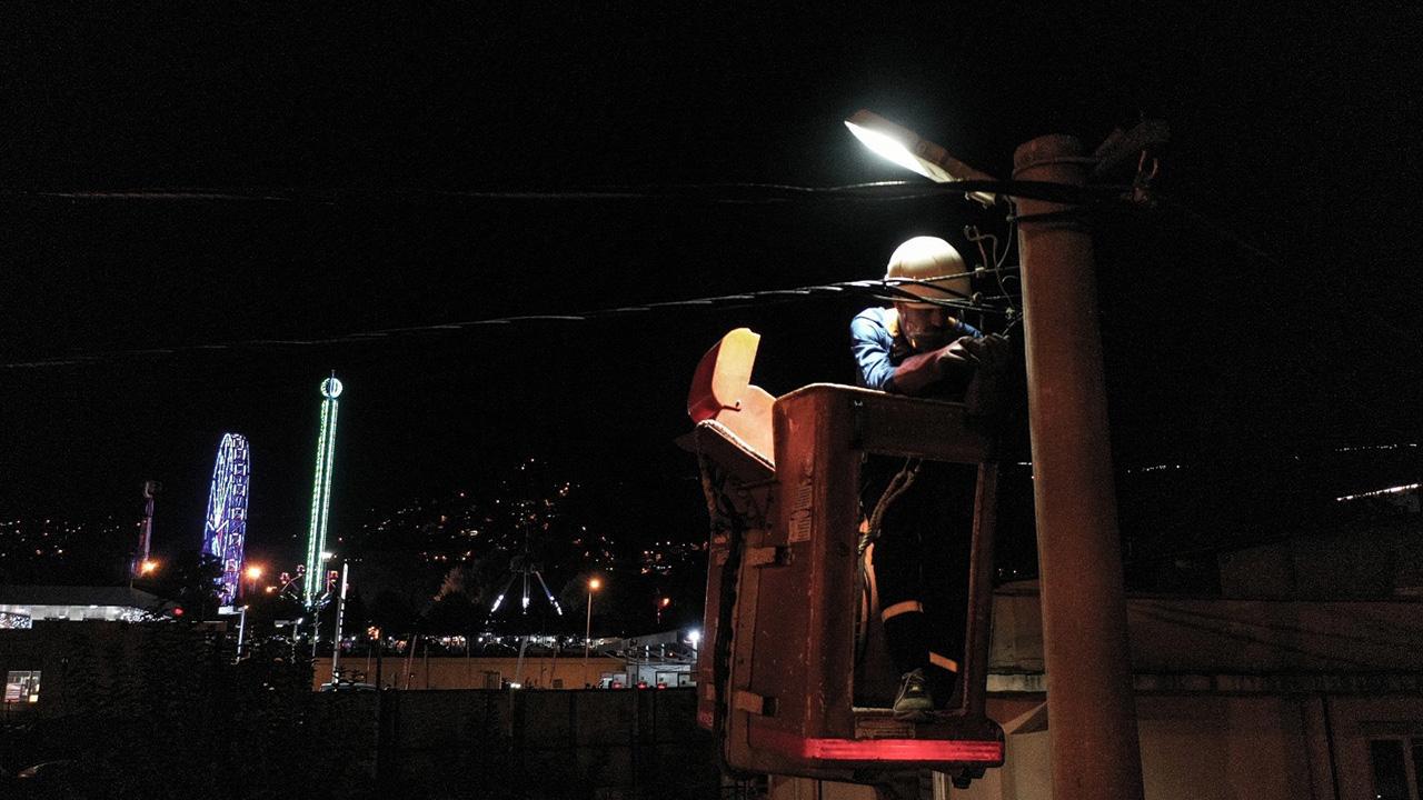 Enerji Kesintilerine Karşı Yılbaşında da Çalıştılar