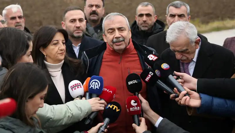 İmralı’dan PKK’ya Çağrı: Öcalan’ın Şartları Yok Mu?