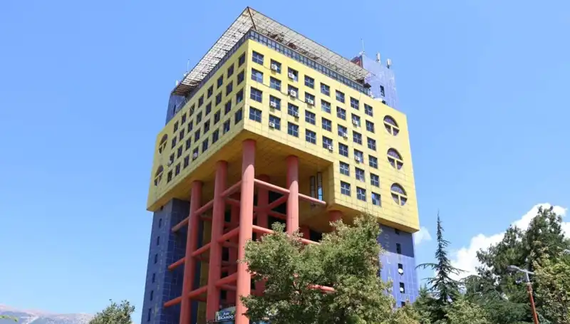 Dünyanın En Saçma Binası Yerine Yenilikçi Bir Proje Hayata Geçiyor
