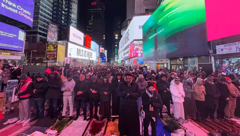 New York Times Meydanı'nda Tarihi Teravih Namazı: Birlikte Olmanın Gücü