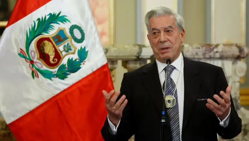 Nobel Ödüllü Yazar Mario Vargas Llosa’nın Hayatına Dair Bilinmeyenler