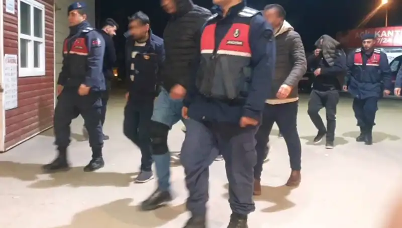Bağ Evinde Uyuşturucu Partisine Yapılan Baskın Gözleri Kamaştırdı