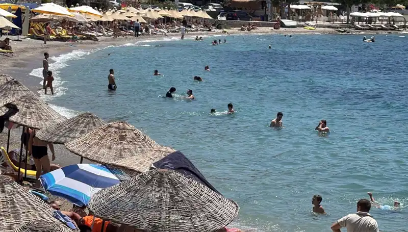 Yazın Kavurucu Sıcaklığı: Şehirler Plajlara Akın Ediyor