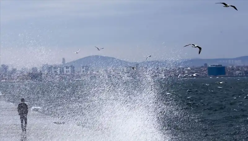 Marmara ve Ege Denizi'nde Şiddetli Rüzgarlar Yolda