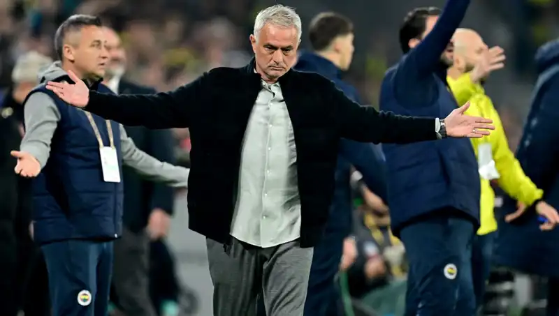 Mourinho'ya Gelen Tepkiler: "Modası Geçmiş Bir İsim" Tartışması