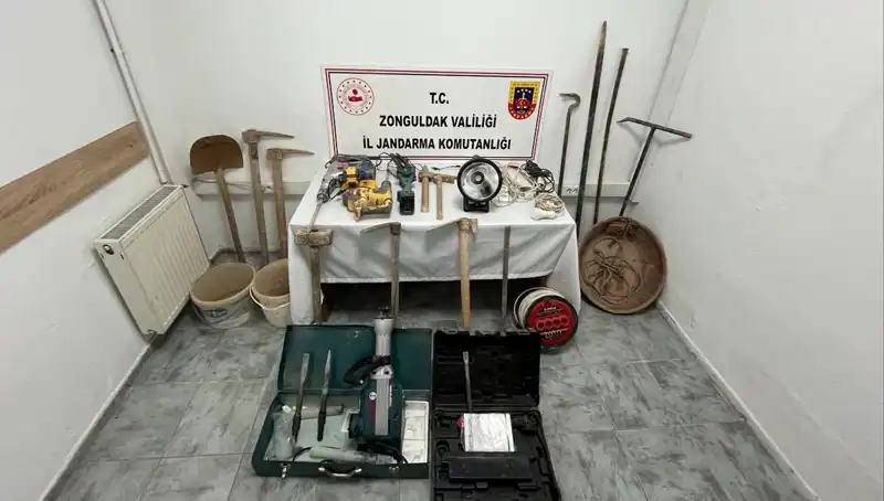 Çaycuma'da Kaçak Kazı Yapan 5 Kişi Yakalandı: Olayın Detayları ve Yaptırımlar