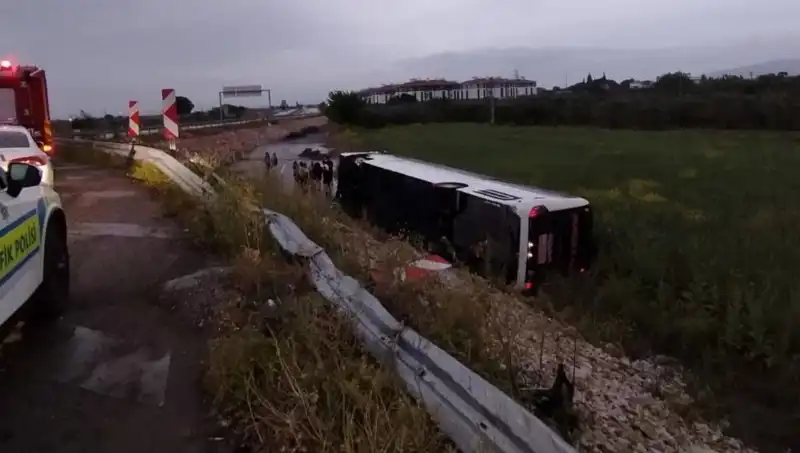 Manisa'da Yolcu Otobüsü Kazasında Can Pazarına Dönüştü