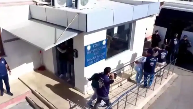 Türkiye Genelinde Büyük Dolandırıcılık Operasyonu: 13 Kişi Tutuklandı