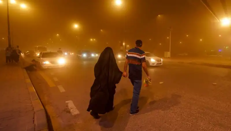 Irak’ta Kum Fırtınası: Havalimanları Kapatıldı, Hastaneler Doldu Taşdı