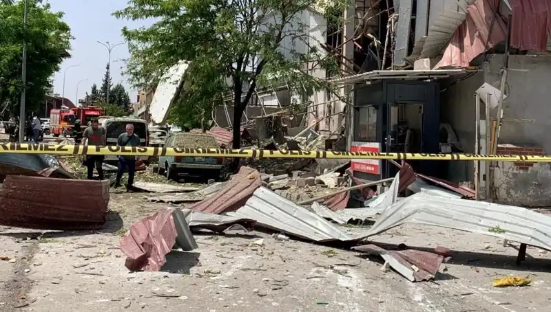 Gaziantep'te Fabrikada Yaşanan Patlama: Yaralı Sayısı Artıyor