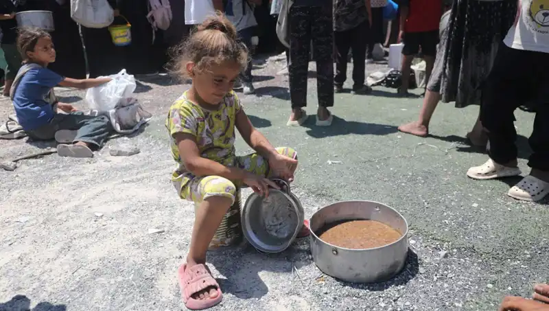 Gazze'de Aileler Ekmek İçin Feryat Ediyor: Çocuklar Açlıkla Savaşırken