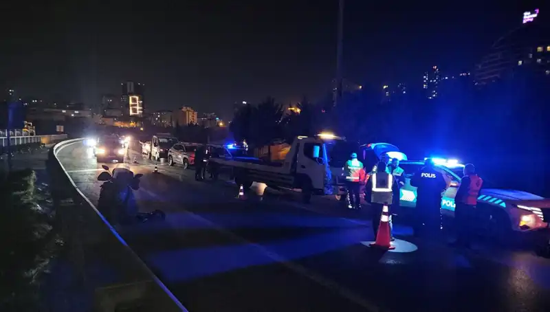 TEM Otoyolu'nda Şok Edici Kaza: Yatan Kişiyi Sürükleyen Araç!