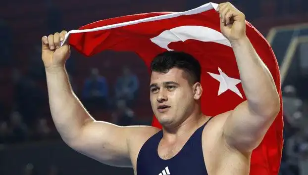 Milli Güreşçi Rıza Kayaalp, 4 Yıl Süresince Spor Yapamayacak!