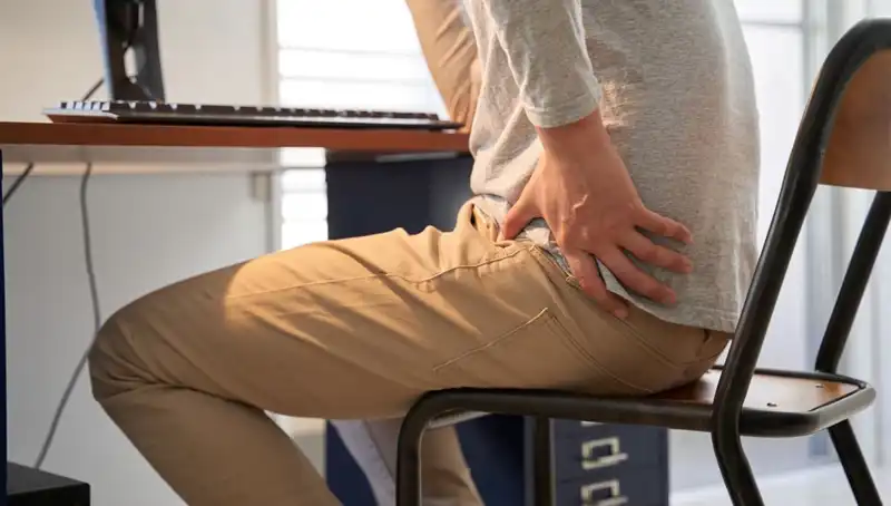 Kalça Ağrısı Neden Olabilir? Bağırsak Kanseri Belirtileri Dikkat Çekiyor