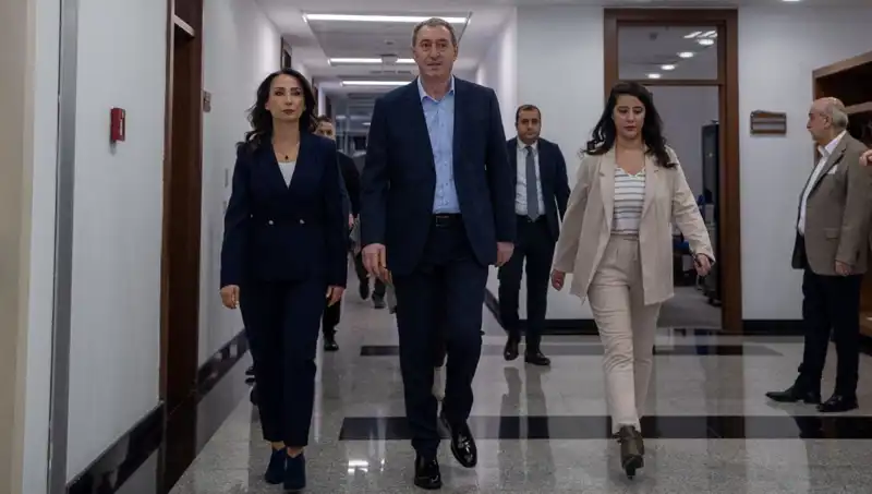 DEM Partisi Heyeti, Üç Siyasi Parti Turuna Bugün Başlıyor