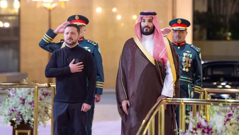 ABD ve Ukrayna'dan Cidde'de Kriz Sonrası Tarihi Buluşma