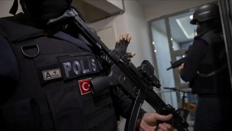 Türkiye'de DAEŞ Operasyonu: 17 İlde 89 Şüpheli Yakalandı!