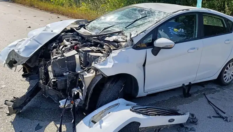 Çanakkale'de Korkunç Trafik Kazası: İki Yaralı Hastaneye Kaldırıldı