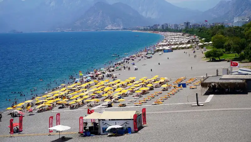 Sıcak Havalara Rağmen Plajlar Neden Dolup Taşıyor?
