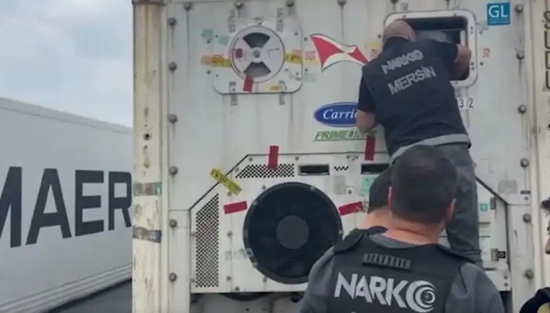 Mersin'de Uyuşturucu Operasyonu: 500 Kilo Esrar Ele Geçirildi